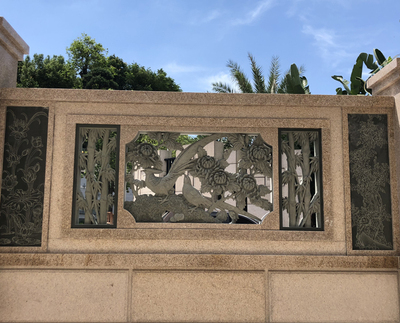 Fence chrysanthemum relief